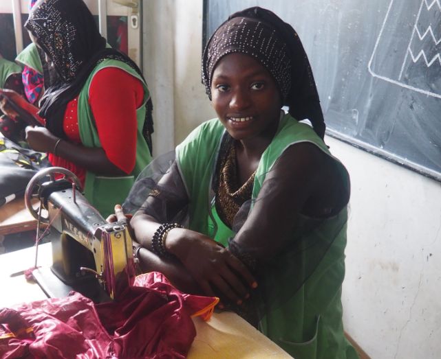 Naaiatelierklas in Senegal.