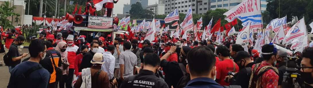 Protest omnibus law in Indonesia.