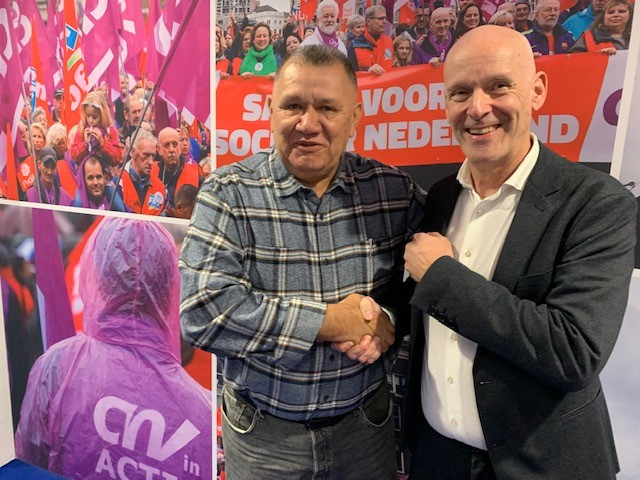 Ontmoeting Noe Nerio vakbondsleider suikersector met CNV-voorzitter Piet Fortuin