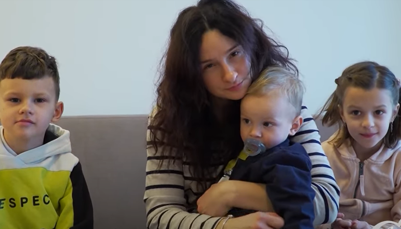 Helping women and children refugees from Oekrain