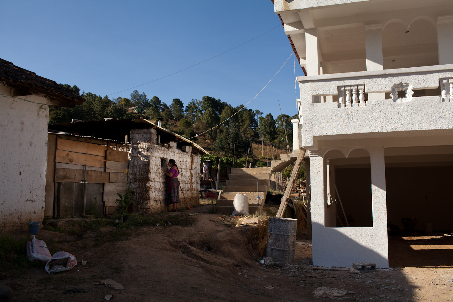 Guatemala - San Marcos wordt een nieuw huis gebouwd met geldinzendingen uit de VS