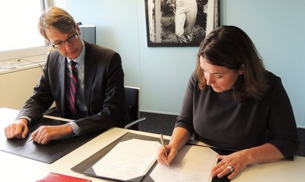 Ondertekening strategisch partnerschap met Ministerie van Buitenlandse Zaken Ondertekening strategisch partnerschap met Ministerie van Buitenlandse Zaken
